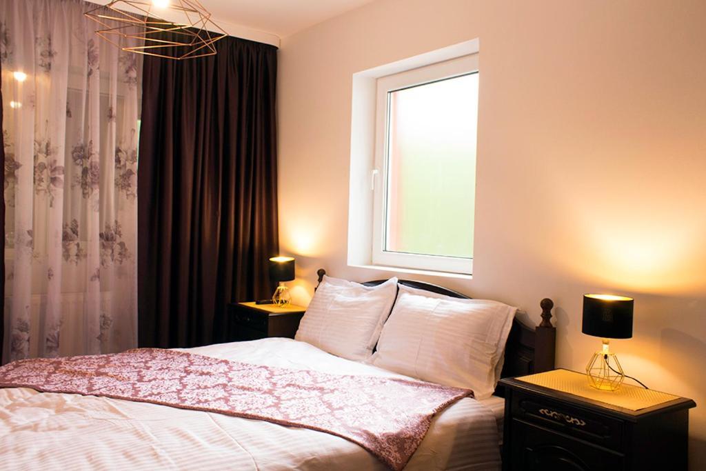 Apartament Mountain Life บุชเตนี ภายนอก รูปภาพ
