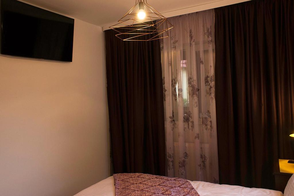 Apartament Mountain Life บุชเตนี ภายนอก รูปภาพ