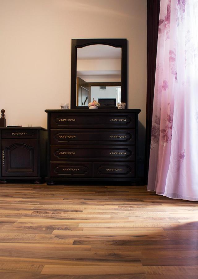 Apartament Mountain Life บุชเตนี ภายนอก รูปภาพ