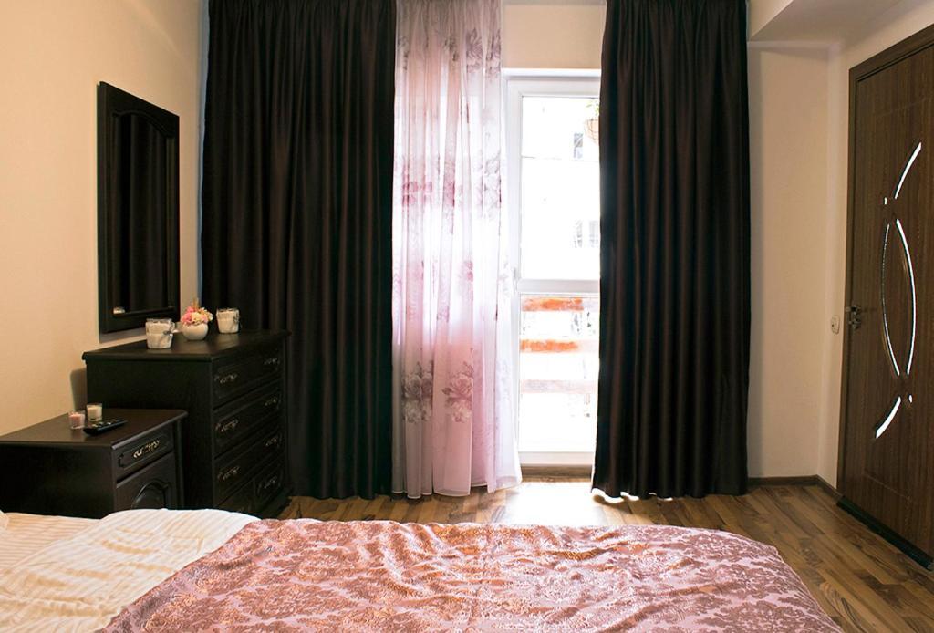 Apartament Mountain Life บุชเตนี ภายนอก รูปภาพ