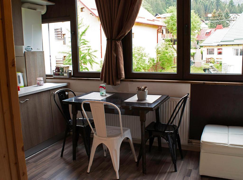 Apartament Mountain Life บุชเตนี ภายนอก รูปภาพ